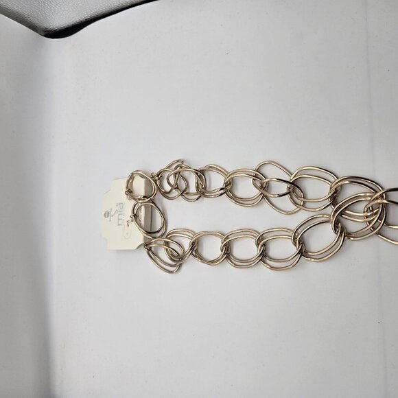 Necklace and hoop Earrings Chainlink Set Mia Collection- Gold Toned - Picture 6 of 9